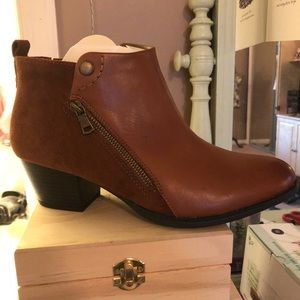 Earth Conway Maple size 11 women’s